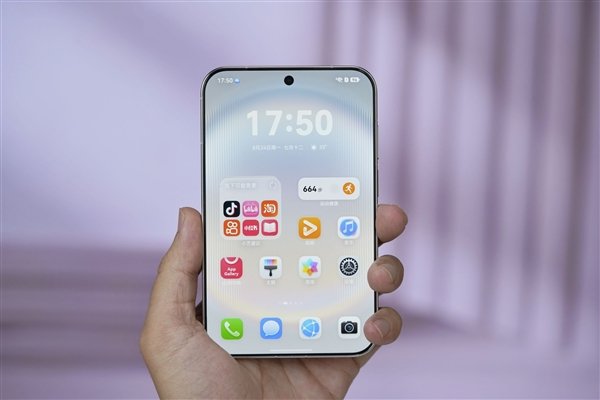 Huawei Pura X View hands-on photo