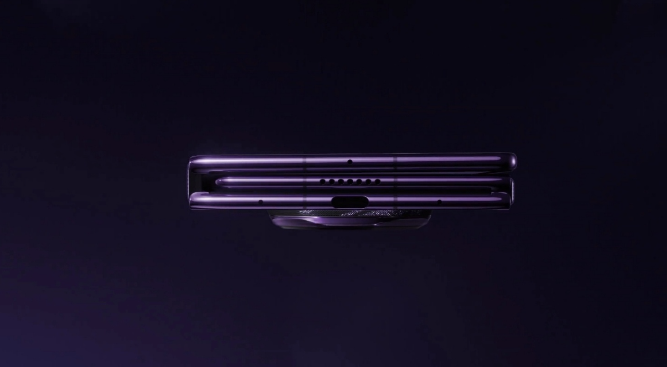 Huawei Mate XT 2 top view showing the closed thickness and the U-fold hinge profile